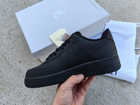 Nike Air Force 1 Black
